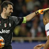 Kada Bufon spusti roletnu 8