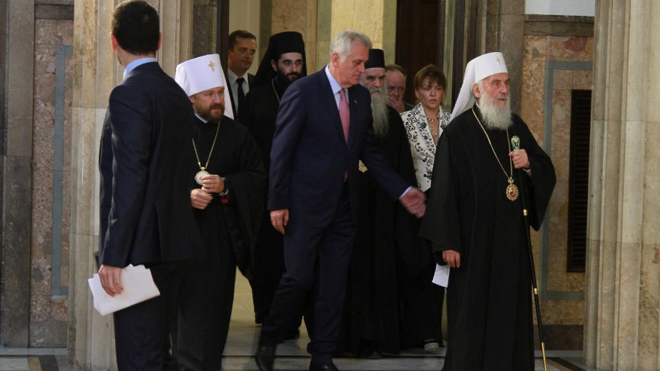 Patrijarh osveštava hram u Bajčetini 1