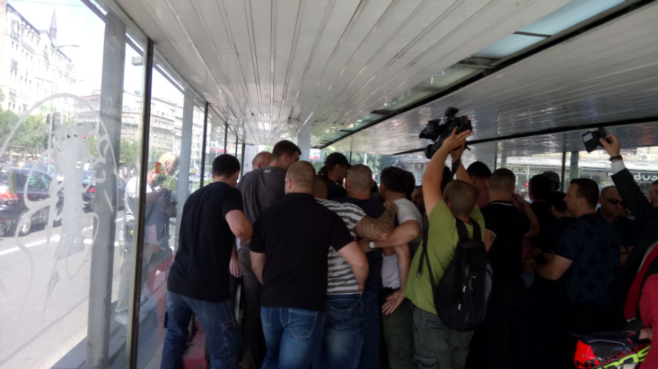 Tuča Vučićevih pristalica i protivnika na Terazijama 1