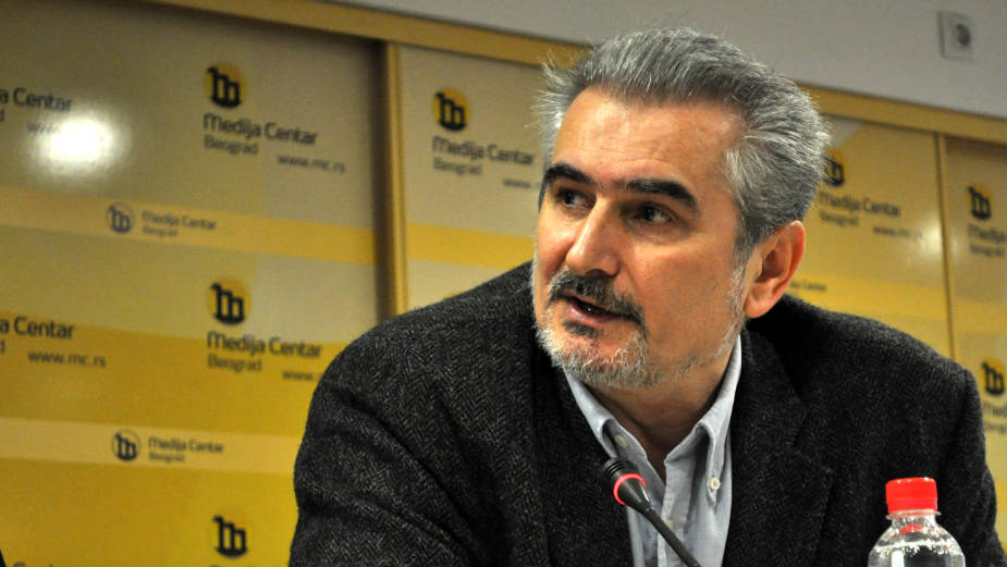 Od moći medija do gospodara medija 1