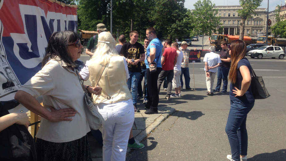 Martinović psovao učesnike Protesta protiv diktature (VIDEO) 1