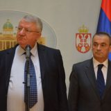 Šešelj psovao hrvatsku delegaciju i izgazio hrvatsku zastavu 2