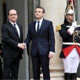 Makron preuzeo dužnost 2