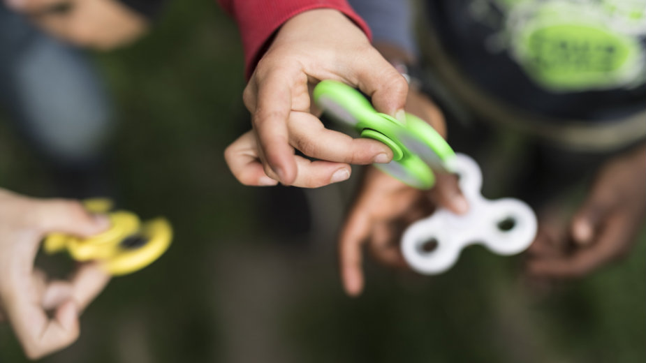 Nova igračka - spiner sve popularnija u Srbiji (VIDEO) 1