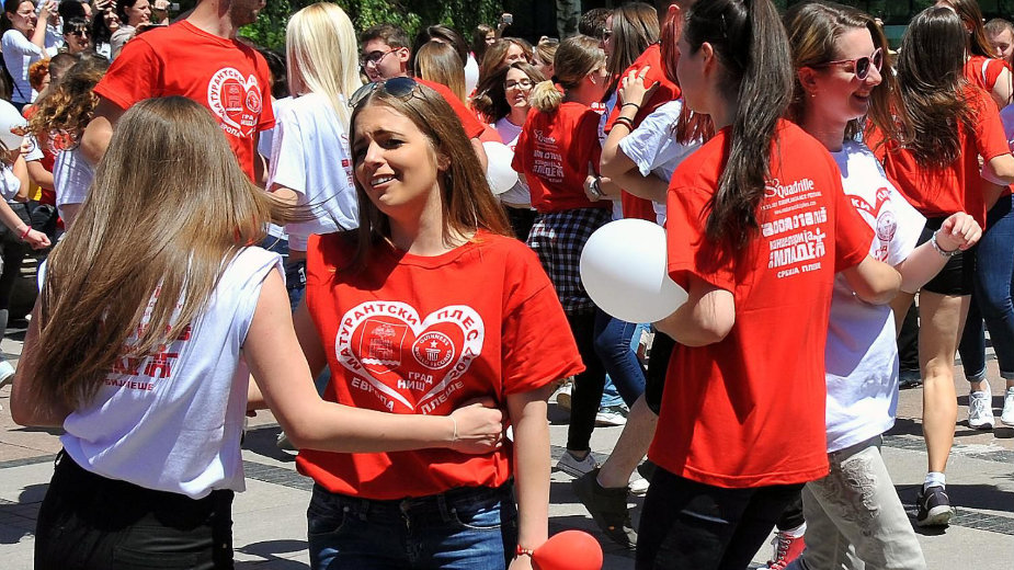 Maturantski plesovi u više gradova Srbije 1