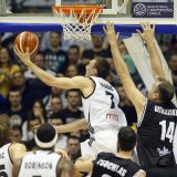 Hečer i "blokada" domaćih 4