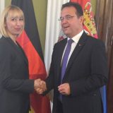 Poslanica SNS sa predstavnikom Bundestaga 15