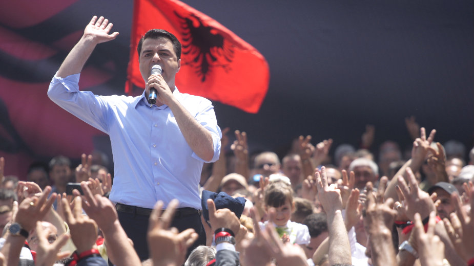Glavna opoziciona stranka u Albaniji podržala protest predsednika protiv Vlade 1