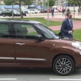 Vučić provozao novi model fiata 500L 5