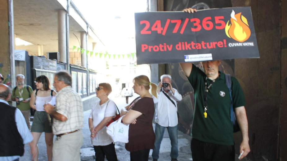 Na Trgu uz demonstrante samo Nova stranka 1