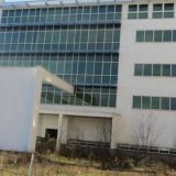 Na nosilima prenose pacijente do hirurške sale 2