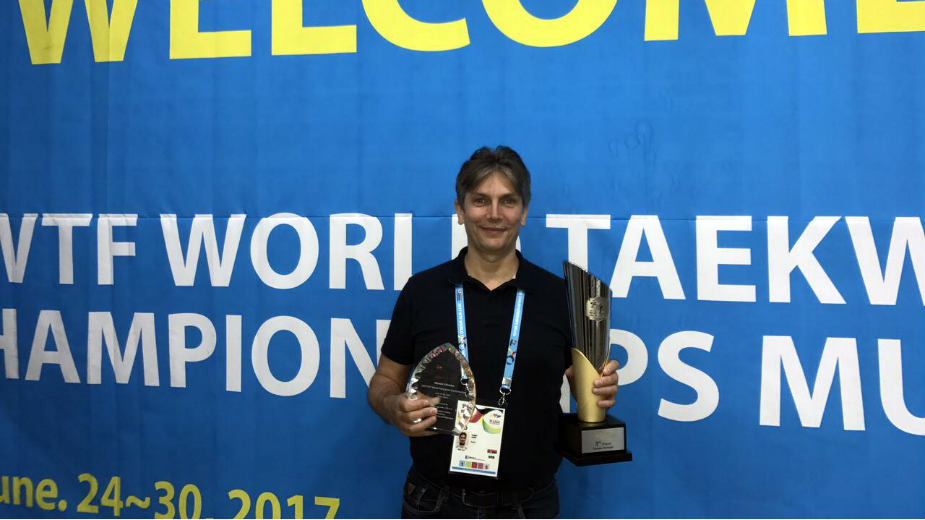 Dragan Jović najbolji trener ženskog tima na svetu 1