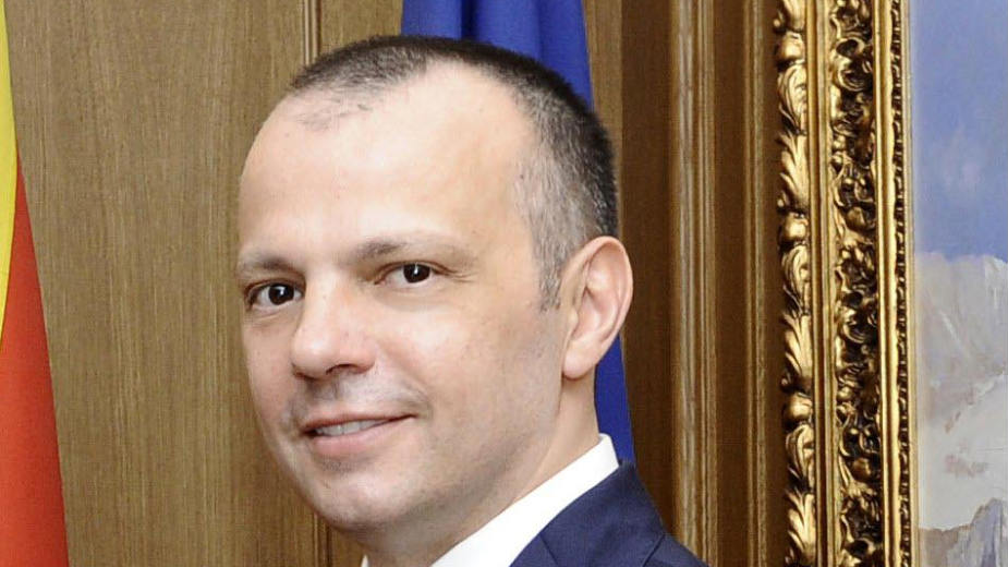 Nisam bio Vučićev sluga, on se plašio Kurira 1