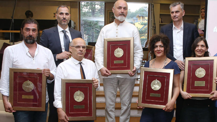 Dodeljene nagrade Vidovdanski vitez 1 Dodeljene nagrade Vidovdanski vitez 1