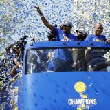 Durant se "žrtvuje" za Karija 11