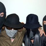 Fantomi se fotografisali sa građanima usred dana 13