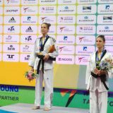 Sa mature na tron 15