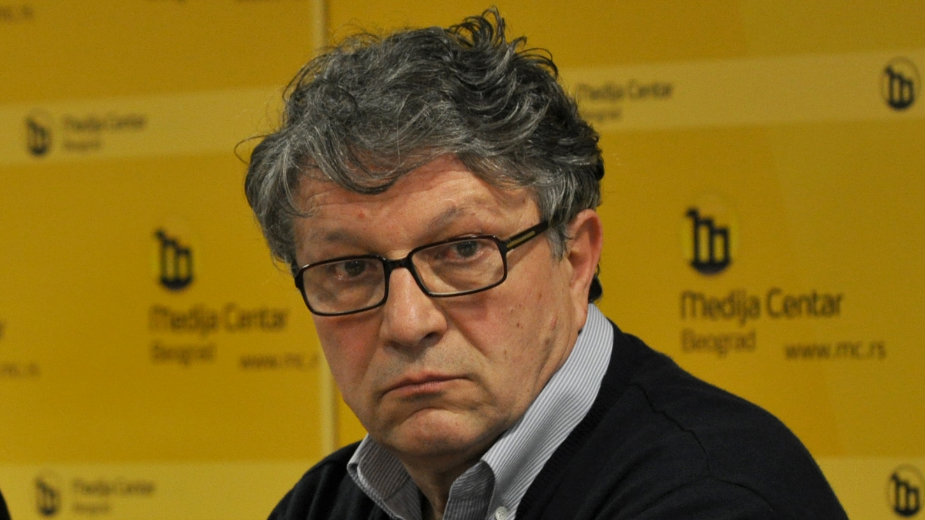 Kad Tesla Vučiću predaje raport 1