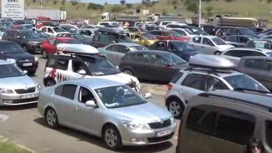 Kolona vozila na makedonsko-grčkoj granici (VIDEO) 1