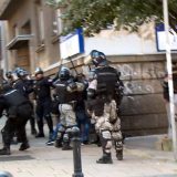 Svedok: Vučić i Mali napadali kordon policije 15