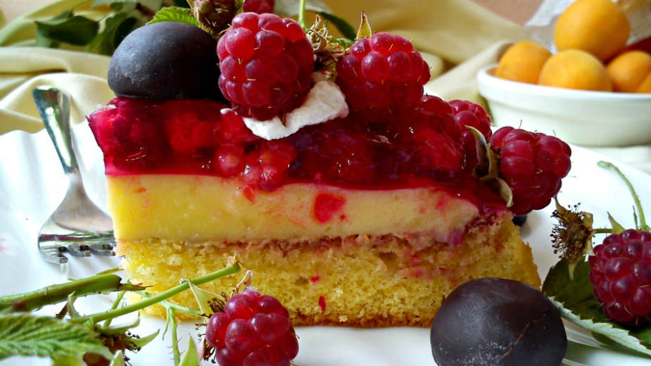 Recept nedelje: Jednostavna torta sa malinama 1