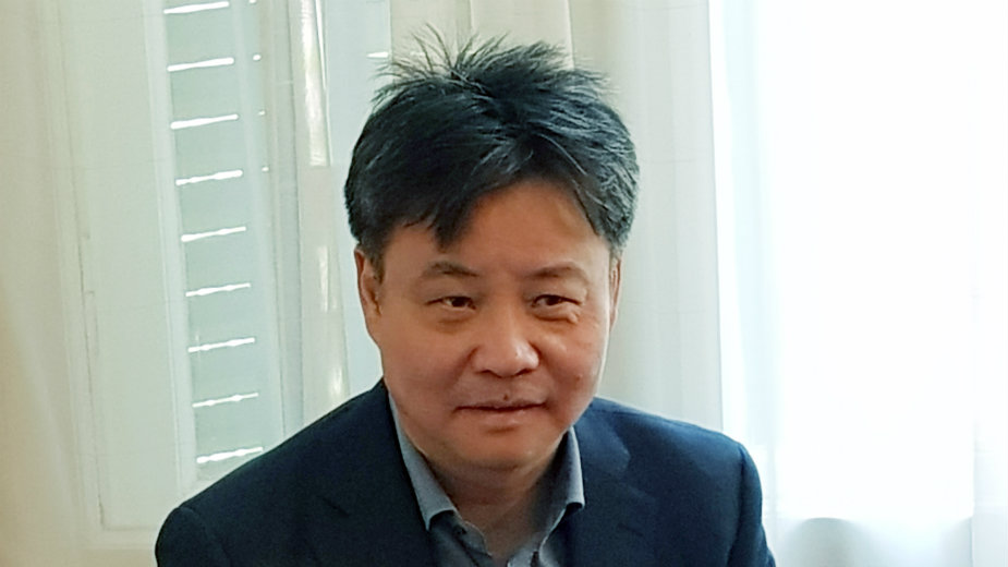 Kineski pisac Ju Hua u Beogradu 1