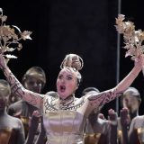 Osvetljeni britkom verom 12