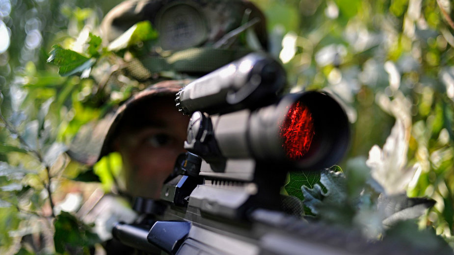 Nastavljena provera vojnih jedinica 1