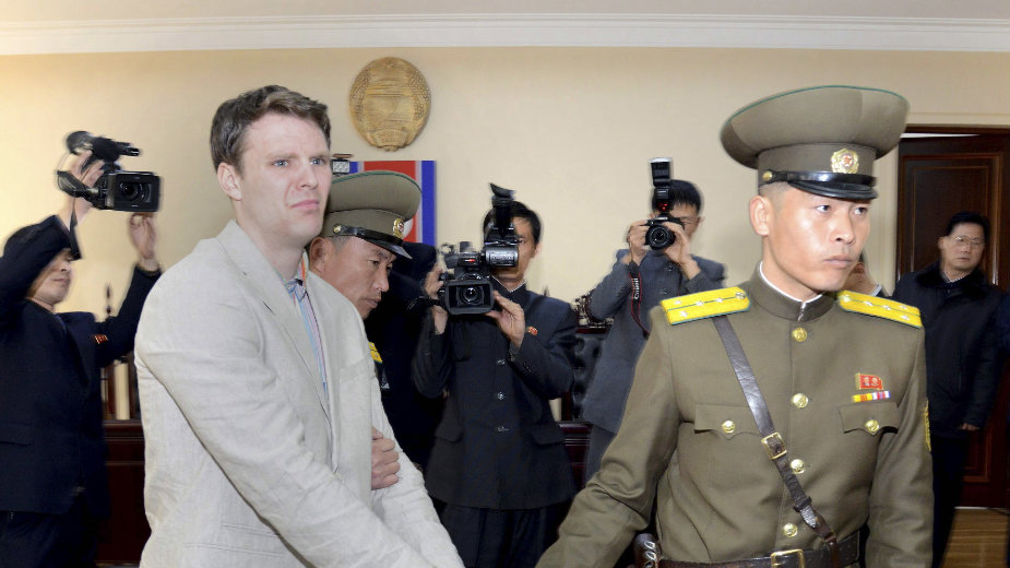 Umro američki student oslobođen iz Severne Koreje 1