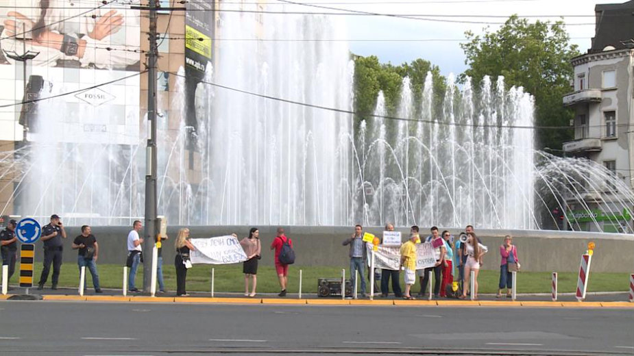 Protest protiv fontane 1