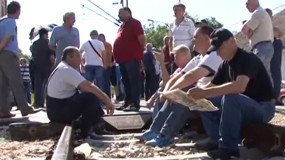 Radnici "Goše" i danas blokirali prugu 1