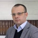 Rodić ulazi u politiku 7