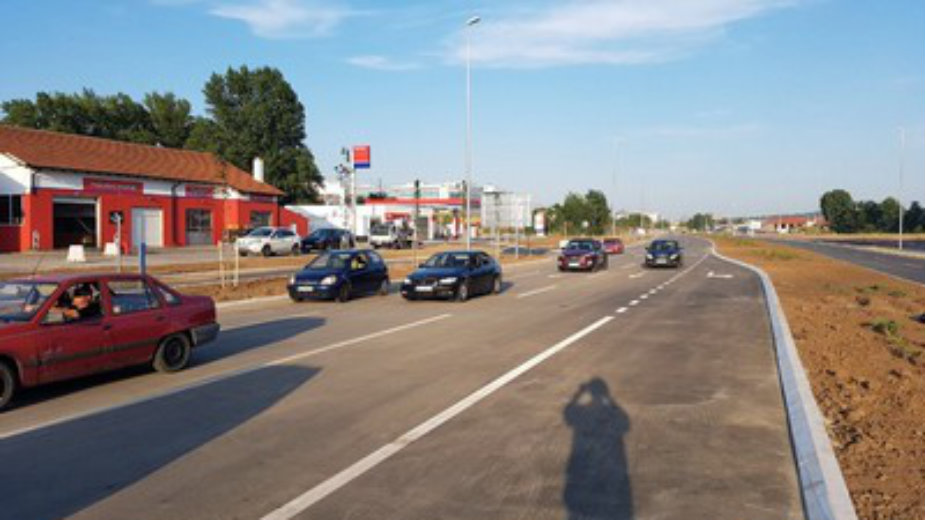 Puštena pristupna saobraćajnica od Tošinog bunara do Mosta na Adi 1