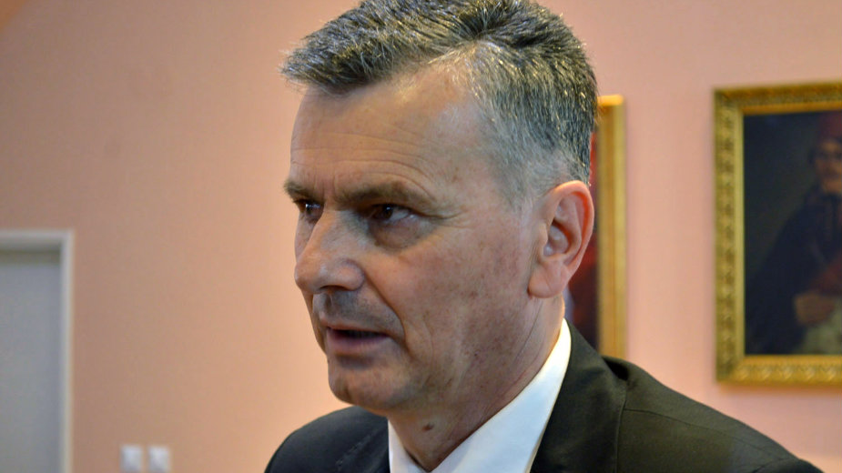 Uhapsiti batinaše koji su davili novinare i građane 1