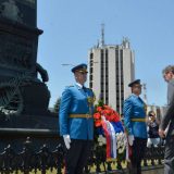 Vučić: Nikad više ne smemo da se delimo 8