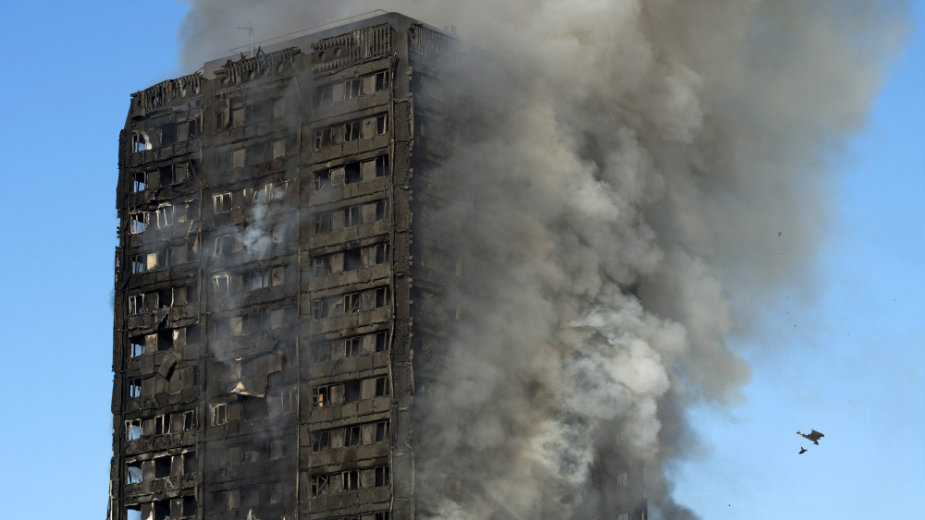 Više od 70 povređenih u požaru u Londonu, 12 mrtvih (VIDEO) 1