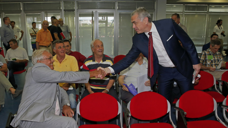 Minus skoro 30 miliona, za Pešića 750.000 evra 1