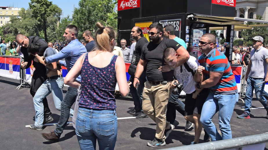 KRIK: Ko je nasilnik sa mitinga povodom inauguracije? 1