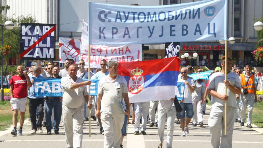 Samo Indijci manje plaćeni od Srba 1