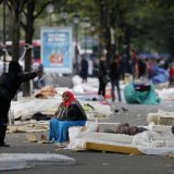 Hiljade migranata izmeštene sa ulica Pariza 5