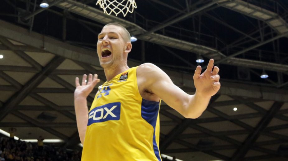 Ajverson blizu Zvezde 1