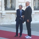 Edi Rama i bele patike u Trstu 12