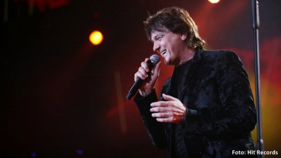 Zdravko Čolić na Ljubičevskim konjičkim igrama 1 Zdravko Čolić na Ljubičevskim konjičkim igrama 1