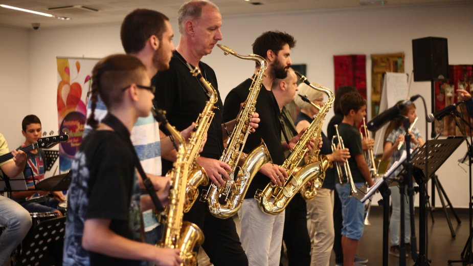 Najmlađi polaznik ima 12, a najstariji 69 godina 1 Najmlađi polaznik ima 12, a najstariji 69 godina 1