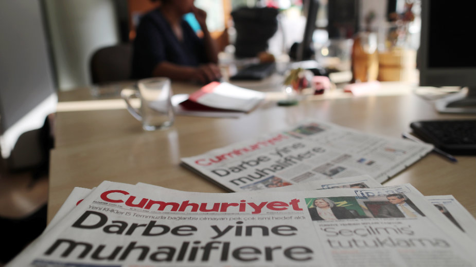 Na optuženičkoj klupi 17 novinara lista Džumhurijet 1