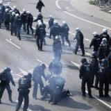 Više od stotinu povređenih u neredima u Hamburgu (VIDEO) 5