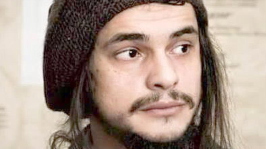 Apsurd stvarnosti i njegova kopija na sceni 1