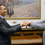 Ministru za rad Zlatna plaketa i sablja 14