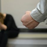 Čak 18,8 odsto muškaraca smatra da postoje situacije u kojima žena zaslužuje batine 4