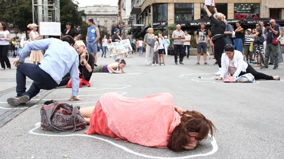 Performansom poručile ženama da prijave nasilje 1 Performansom poručile ženama da prijave nasilje 1